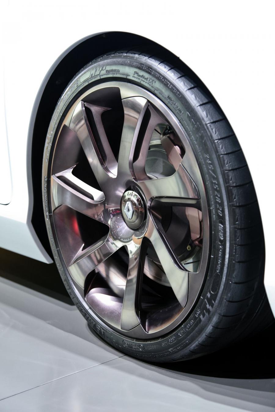  Renault Laguna Coupe Concept 2007 года  (фото 9 из 24)